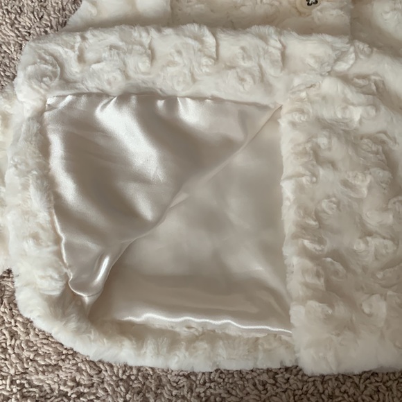 Little girls fur jacket - Picture 4 of 5